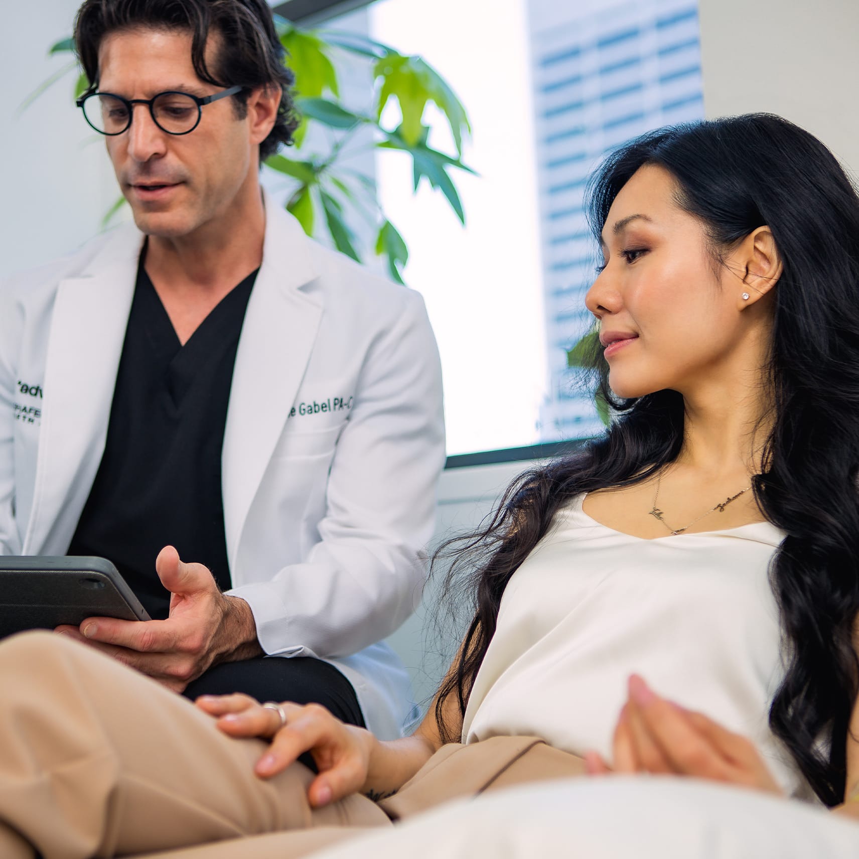 docor and patient during treatment